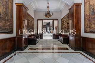 Piso en Dreta de l´Eixample. Exclusivo piso alto en finca regia en eixample
