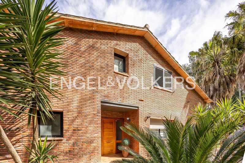 Foto 5351c81a-b61a-4314-9411-0dbce0e8a24a. Casa amb calefacció aparcament piscina a Corbera de Llobregat