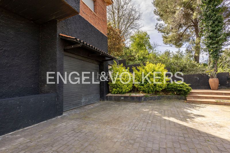 Foto 71eb7224-7f51-4ead-baca-4c7d1fc1174f. Casa amb calefacció aparcament piscina a Corbera de Llobregat
