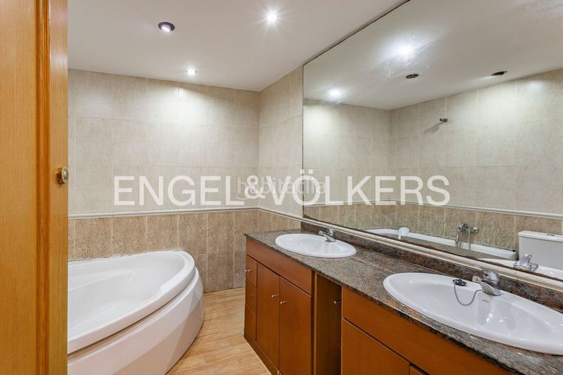 Foto e2bdc9dc-7399-4863-970e-83e64d0dff1c. Casa amb calefacció aparcament piscina a Corbera de Llobregat