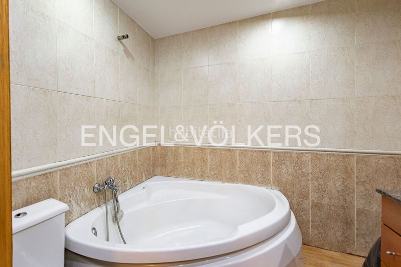 Foto efe7f452-8deb-4e82-8e31-ffe3d125900d. Casa amb calefacció aparcament piscina a Corbera de Llobregat