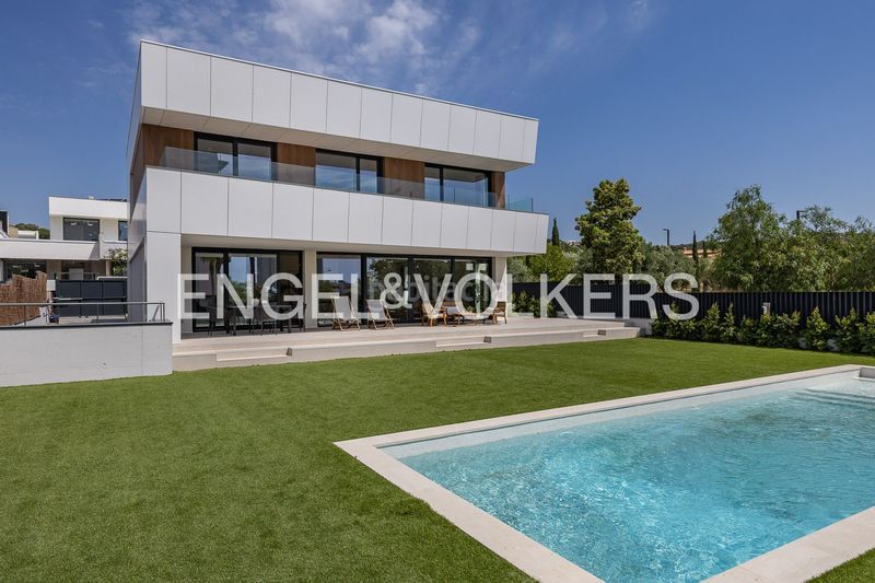 Foto b740333a-5f4c-4eb1-90d6-5be04279ab5d. Casa amb calefacció aparcament piscina a La Plana Sitges