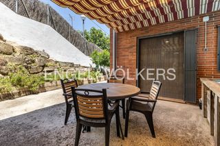 Casa adosada en Montornès del Vallès. Bonita casa pareada cerca de los servicios y tren en montornès d