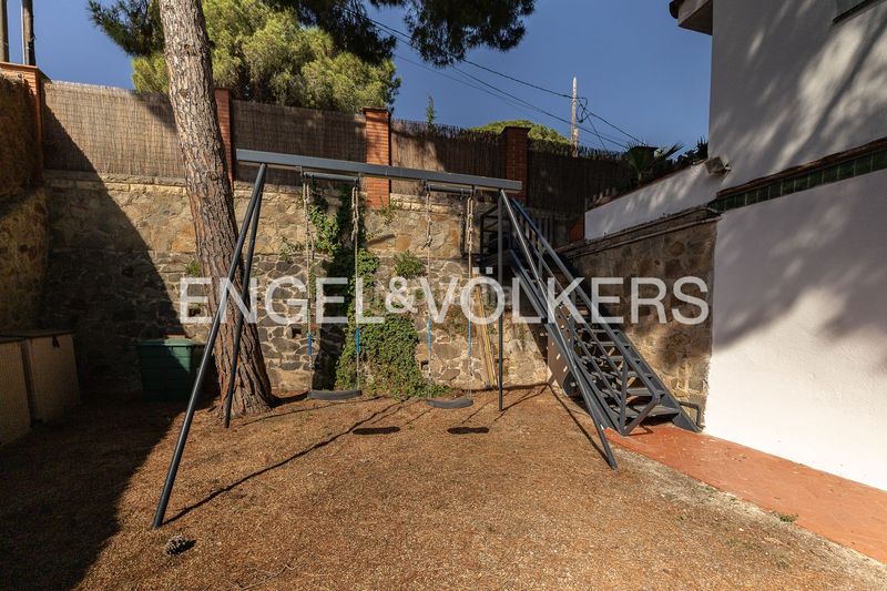 Foto 1f08a041-42d7-4279-b115-72a3449f1c4a. Casa amb calefacció aparcament piscina a Cabrils