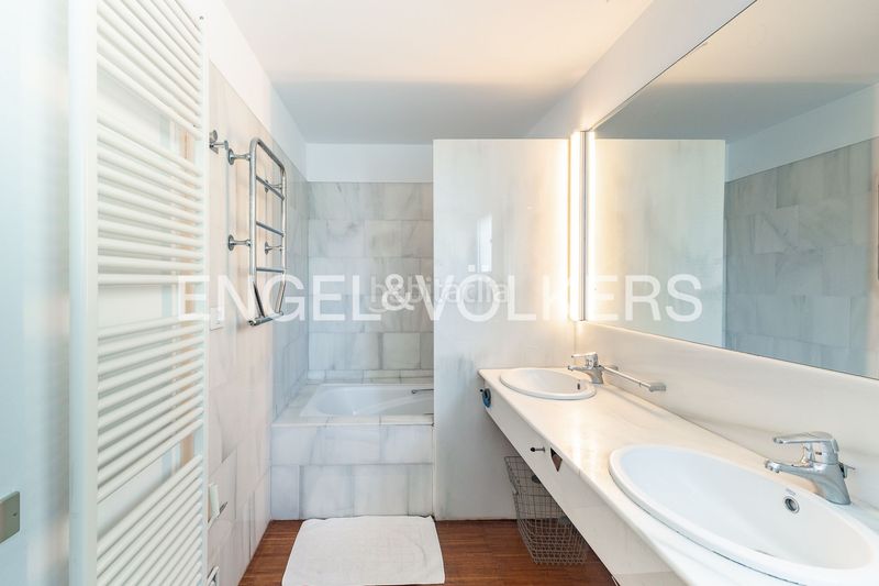 Foto 254968a9-d867-4d3a-a746-a3d23366a990. Casa amb calefacció aparcament piscina a Cabrils