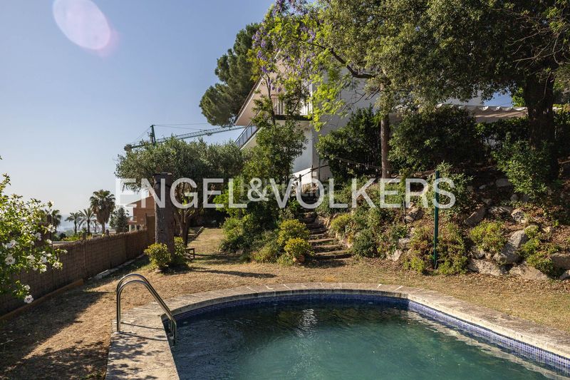 Foto 3c58d8a2-f26a-470c-9224-c27f76243043. Casa amb calefacció aparcament piscina a Cabrils