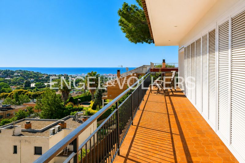 Foto d7bc2057-fdfc-495a-aa08-0086db312323. Casa amb calefacció aparcament piscina a Cabrils
