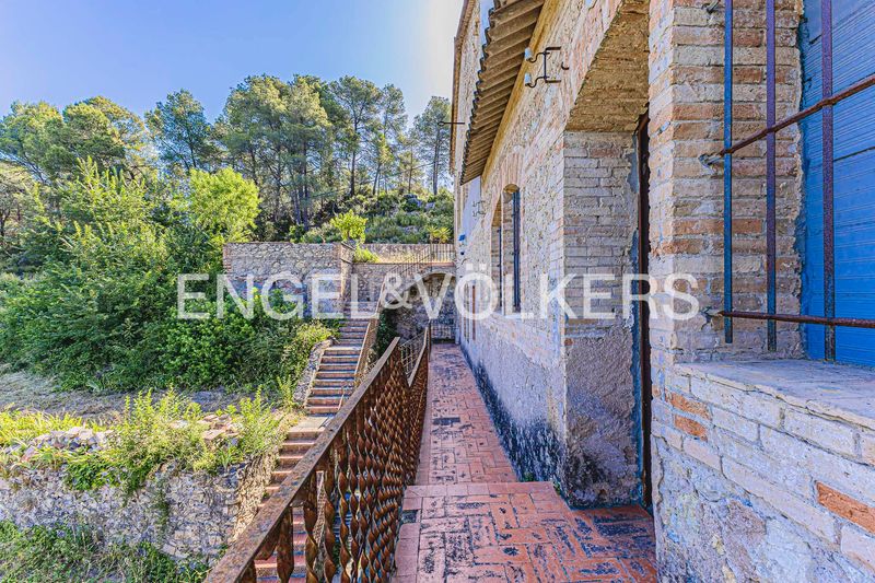 Foto 33115566-d410-44df-985d-9222de865235. Casa amb calefacció a Gelida