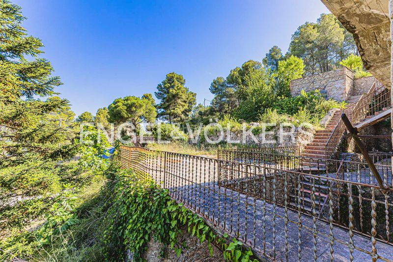Foto f2b3e352-9c17-4467-a173-6d7afe0a9909. Casa amb calefacció a Gelida