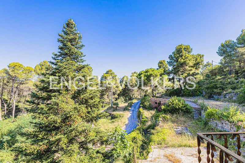 Foto f8e8c3d4-1792-495d-a851-cf7302679b19. Casa amb calefacció a Gelida