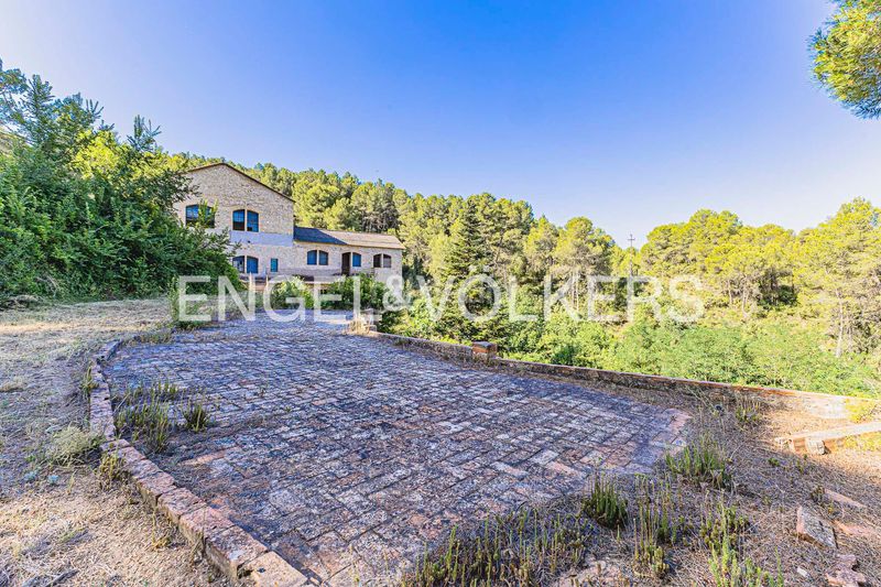Foto fa06e4f3-031a-4799-9a09-a189b025ae1c. Casa amb calefacció a Gelida
