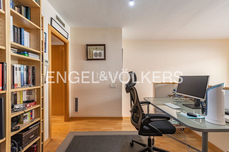 Foto d6435784-40e6-4df2-bd6e-ce2f05757223. Pis amb calefacció aparcament a El Coll Barcelona