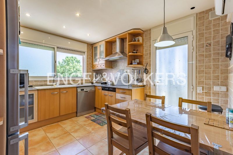 Foto 151062a2-f833-4117-ab08-cf5205860bc0. Casa amb calefacció aparcament a Ca n´Oriol Rubí