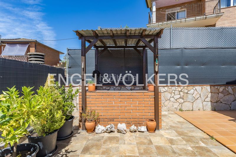 Foto 5491db15-4717-412c-b3d3-6fd714e22903. Casa amb calefacció aparcament a Ca n´Oriol Rubí