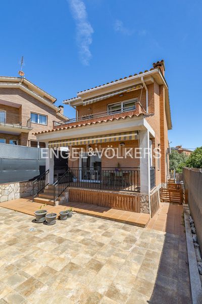 Foto a9f1913b-d335-4977-b0ba-bc9d736b0d05. Casa amb calefacció aparcament a Ca n´Oriol Rubí