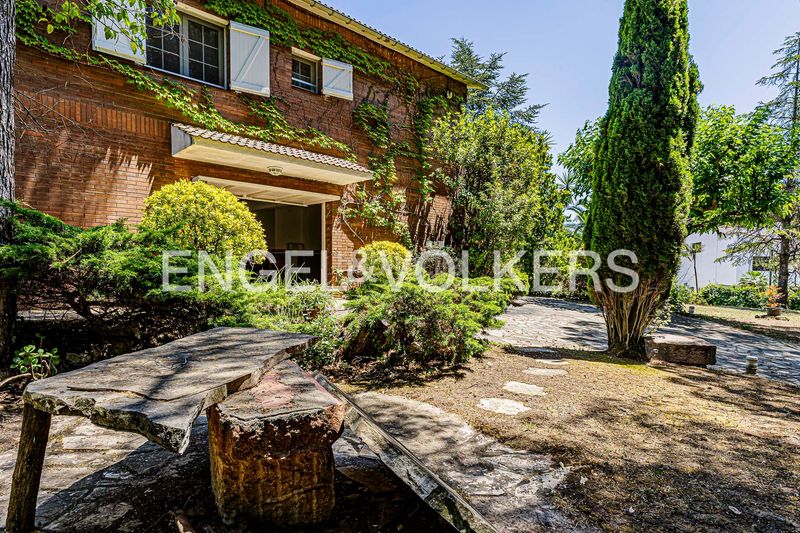 Foto 1c7d8880-dbf5-40e8-9040-b2748d54f52a. Casa tradición, elegancia y calidad en una propiedad singular en Begues