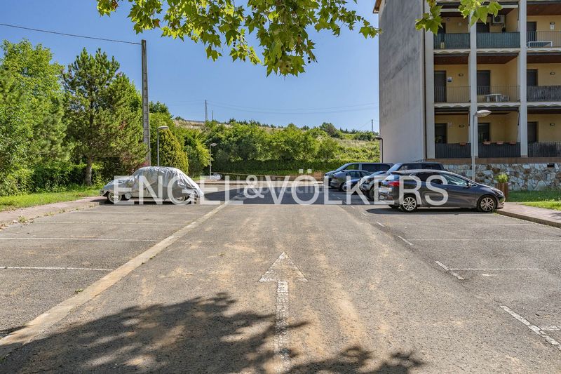 Foto e12c7674-d895-43e9-b436-2902c12ca711. Dúplex amb calefacció aparcament a Berga