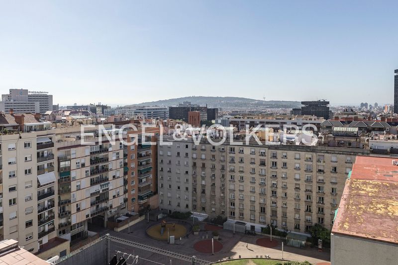 Foto b4abf095-8cc6-4400-aaca-a87ac60f7e57. Pis amb calefacció aparcament a Pedralbes Barcelona