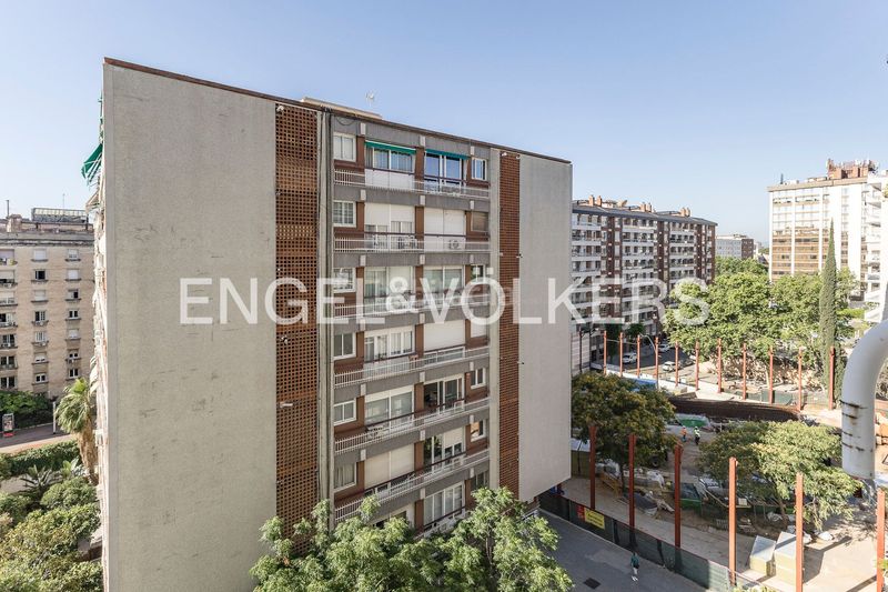 Foto f267ec6a-8213-427f-bd79-968428c32090. Pis amb calefacció aparcament a Pedralbes Barcelona