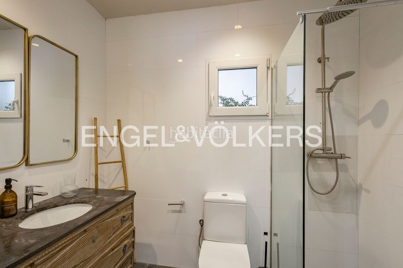 Foto b168d746-0a92-4034-a5f3-2a3f35923ebd. Casa amb calefacció aparcament piscina a Montmar Castelldefels