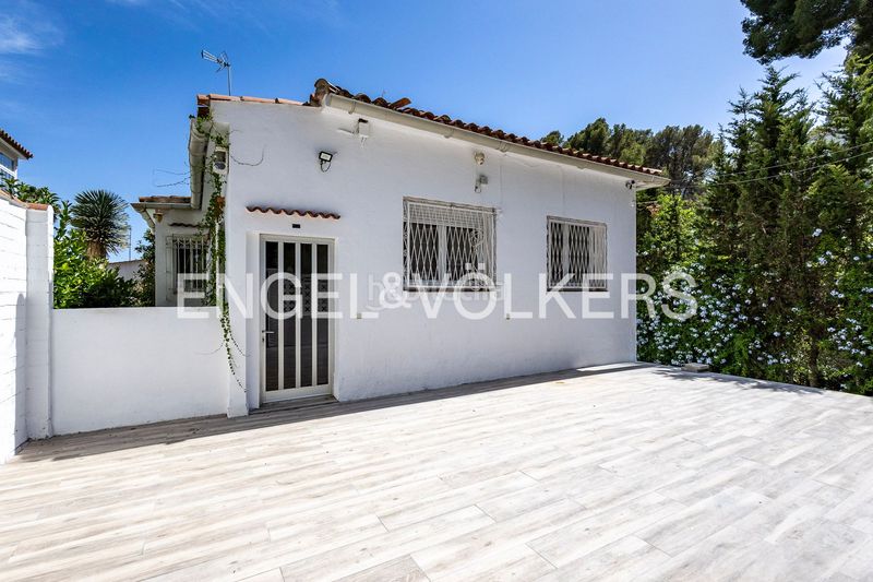 Foto cc3a6226-8410-491c-be92-cc8d02486909. Casa amb calefacció aparcament piscina a Montmar Castelldefels