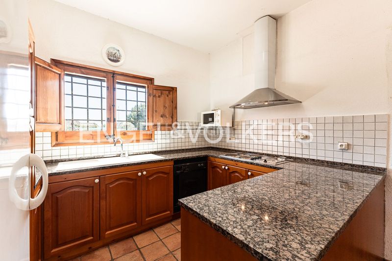 Foto 0cee98ec-29b8-45c5-b763-fe0577872e3a. Masía exclusiva finca rústica con olivar y masia en corró damunt en Franqueses del Vallès (Les)