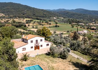 Casale in Franqueses del Vallès (Les). Exclusiva finca rústica con olivar y masia en corró damunt