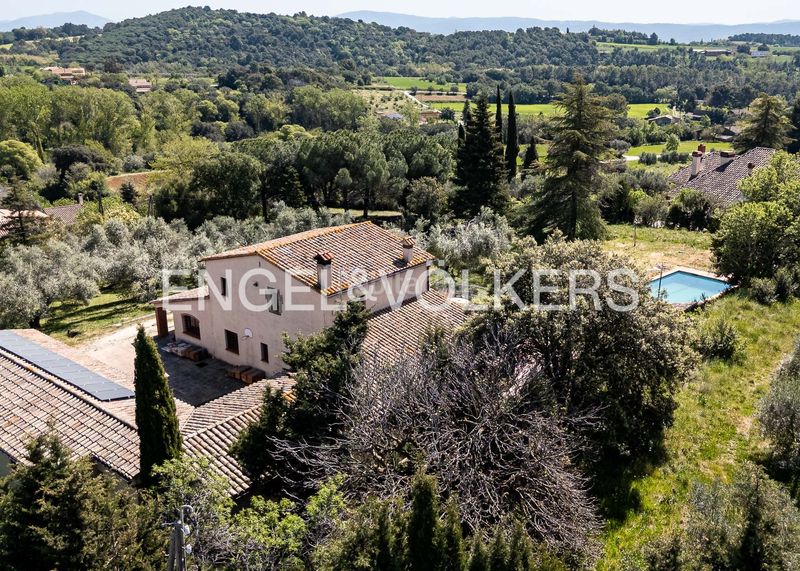 Foto a80fcd8b-ca29-434f-8a2a-e1cf014b7a6a. Masía exclusiva finca rústica con olivar y masia en corró damunt en Franqueses del Vallès (Les)