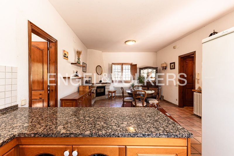 Foto c0b7e6bc-6065-4dd1-abc2-e693a2442a6e. Masía exclusiva finca rústica con olivar y masia en corró damunt en Franqueses del Vallès (Les)