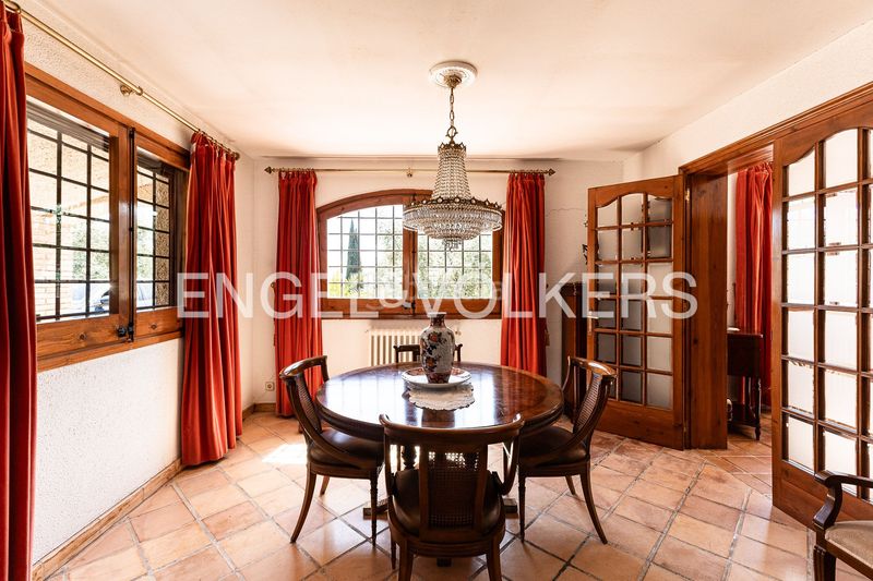 Foto f7ee2d11-894e-4f85-9d2d-1b4f023ebdb0. Masía exclusiva finca rústica con olivar y masia en corró damunt en Franqueses del Vallès (Les)
