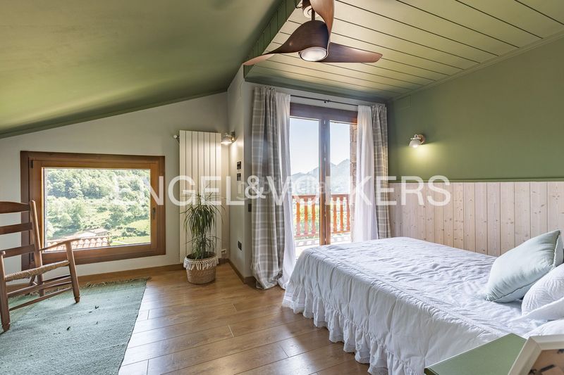 Foto 1ee0ac1d-a388-4566-8949-54736bcde404. Casa amb calefacció aparcament a Llanars