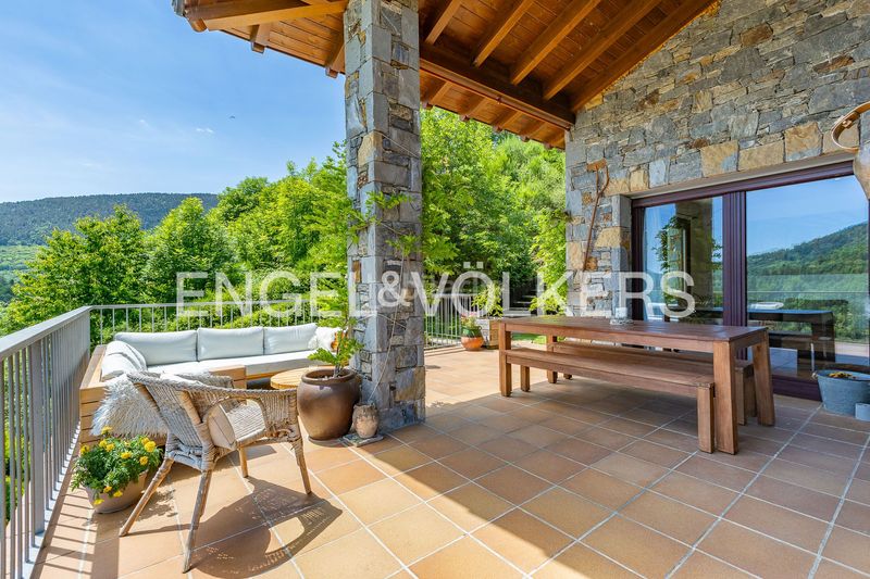 Foto 6b307475-24ef-4a8e-8566-199c4ca539e4. Casa amb calefacció aparcament a Llanars