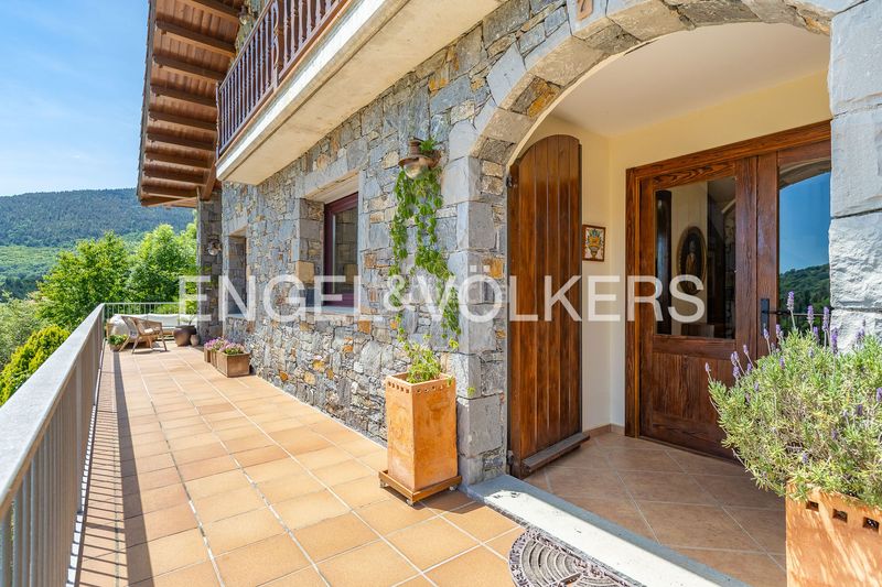 Foto b481fafe-5569-4529-bfbe-9d560b012292. Casa amb calefacció aparcament a Llanars