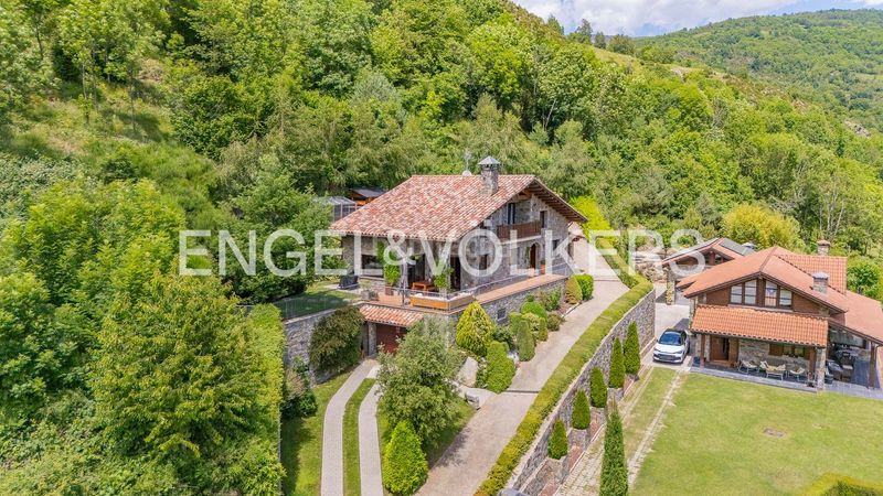 Foto e4bf95e4-f621-4c75-9917-b80a5b49fd3c. Casa amb calefacció aparcament a Llanars