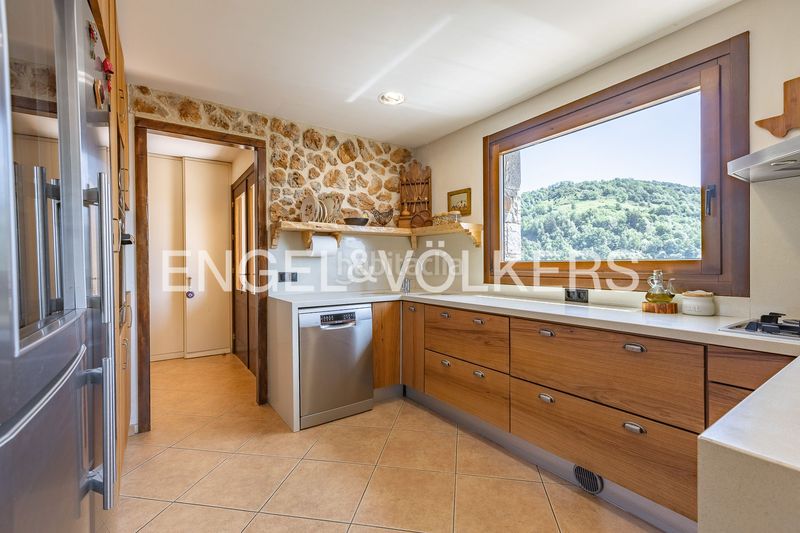 Foto fb0f6c35-3de0-4602-853f-687752fd0f11. Casa amb calefacció aparcament a Llanars