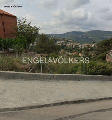 Terreny residencial a Vallirana. Terreno urbanizable semi plano en vallirana