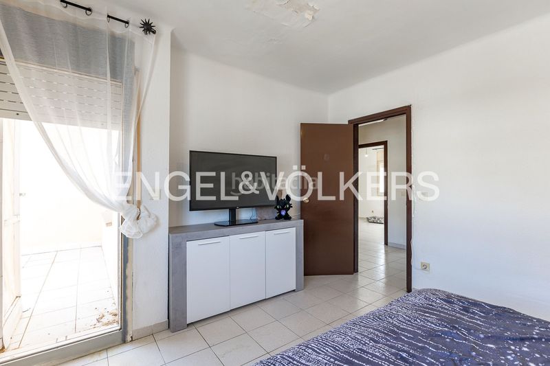 Foto 3d2bbd13-e4e4-4108-9b7f-a86d8a10633b. Casa amb calefacció aparcament a Nucli Urbà Esparreguera