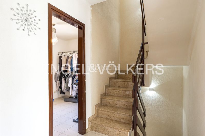 Foto 4a92ceee-8f44-48ab-b089-d5b813eb49fb. Casa amb calefacció aparcament a Nucli Urbà Esparreguera