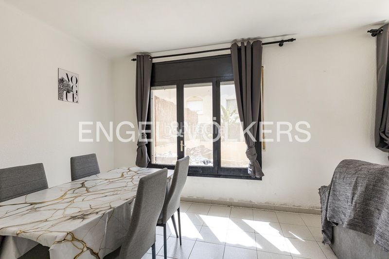 Foto 7072f252-c7f9-4183-a490-090fe45b6307. Casa amb calefacció aparcament a Nucli Urbà Esparreguera