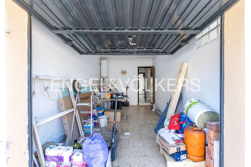 Foto 72e26571-7bfa-49ae-bb5f-06324253dcdc. Casa amb calefacció aparcament a Nucli Urbà Esparreguera