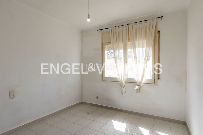Foto aec50294-d64b-4083-8009-4da44d4316ea. Casa amb calefacció aparcament a Nucli Urbà Esparreguera