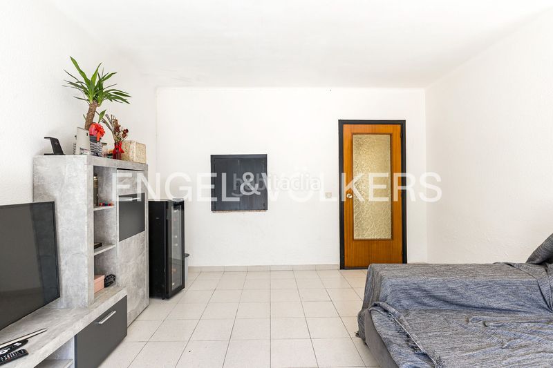 Foto b881e8dc-9a14-404a-aed4-30c5cc028fb1. Casa amb calefacció aparcament a Nucli Urbà Esparreguera