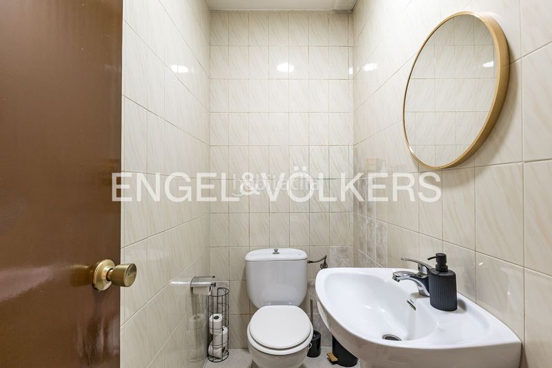 Foto c88788c5-6b53-4ace-8c23-e19adf0d4d84. Casa amb calefacció aparcament a Nucli Urbà Esparreguera
