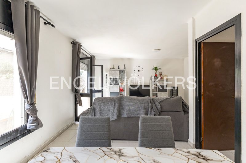 Foto cb4aa713-29a2-4a18-9444-4b14de388949. Casa amb calefacció aparcament a Nucli Urbà Esparreguera