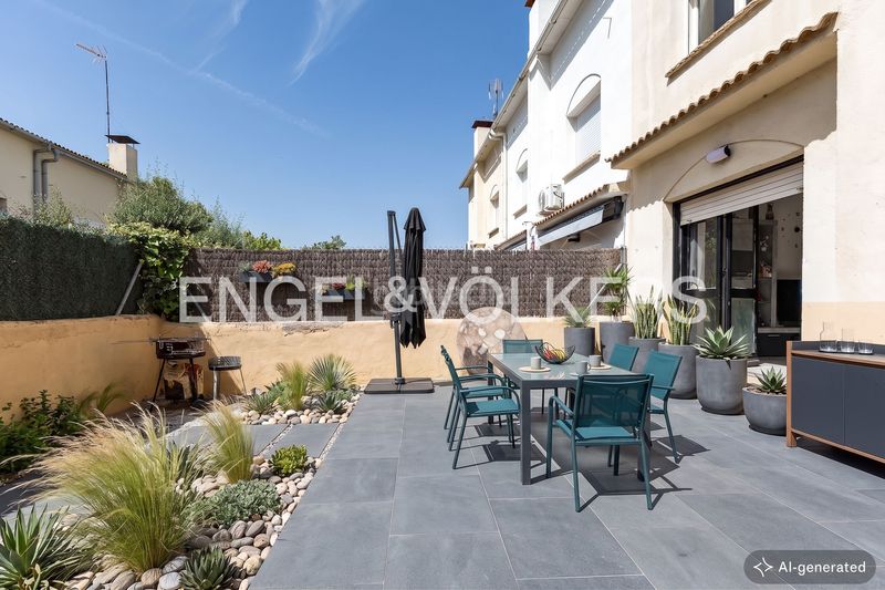 Foto fb0a6297-45ed-49b2-80a0-dda60d49d8af. Casa amb calefacció aparcament a Nucli Urbà Esparreguera