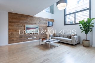 Flat in Provençals del Poblenou. Un oasis en poblenou 243 m, patio privado , a minutos del mar y