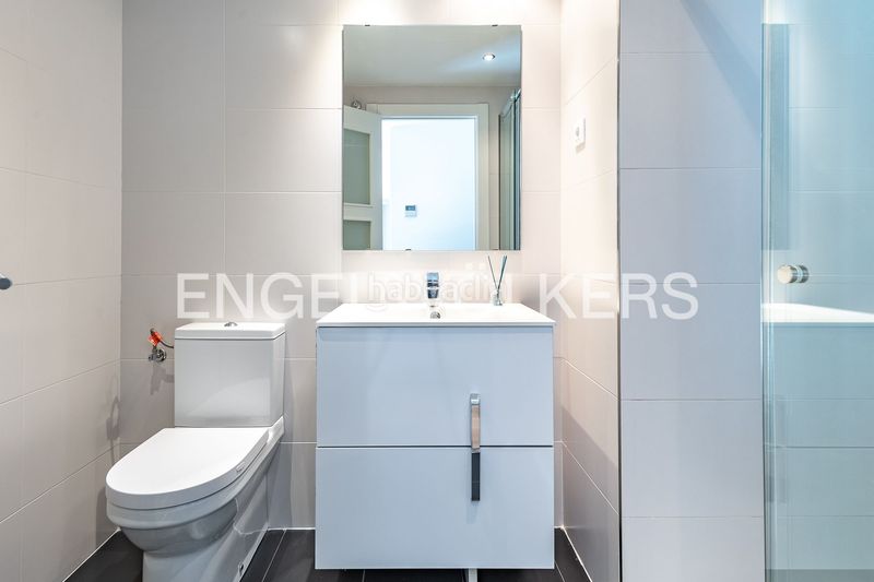 Foto c21f3e03-e9ad-4725-b02f-fa034d882cda. Pis amb calefacció aparcament a Provençals del Poblenou Barcelona
