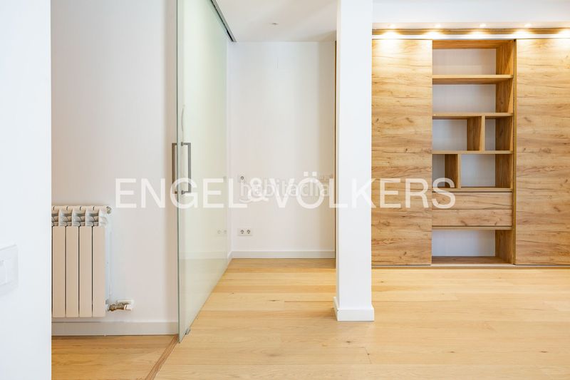 Foto f10686f0-8faa-470d-8844-958a60282043. Pis amb calefacció aparcament a Provençals del Poblenou Barcelona