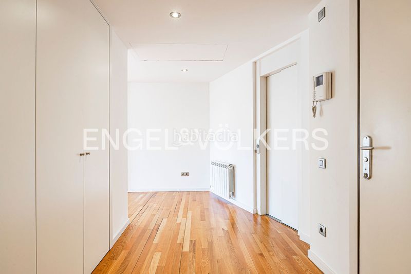 Foto 0aa6e387-a7eb-41e4-bc2d-900262d93afe. Casa amb calefacció aparcament a Sant Gervasi - Bonanova Barcelona