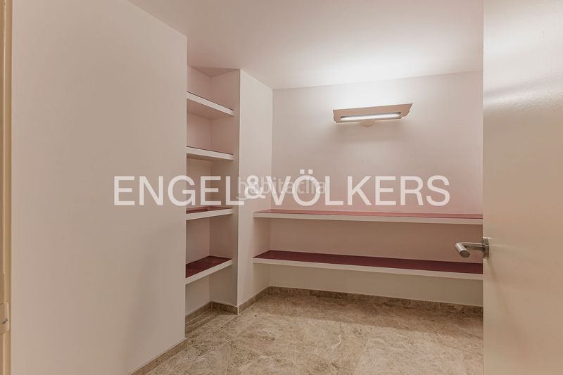 Foto 0cad50b7-a091-452f-8227-d6797716745e. Casa amb calefacció aparcament a Sant Gervasi - Bonanova Barcelona